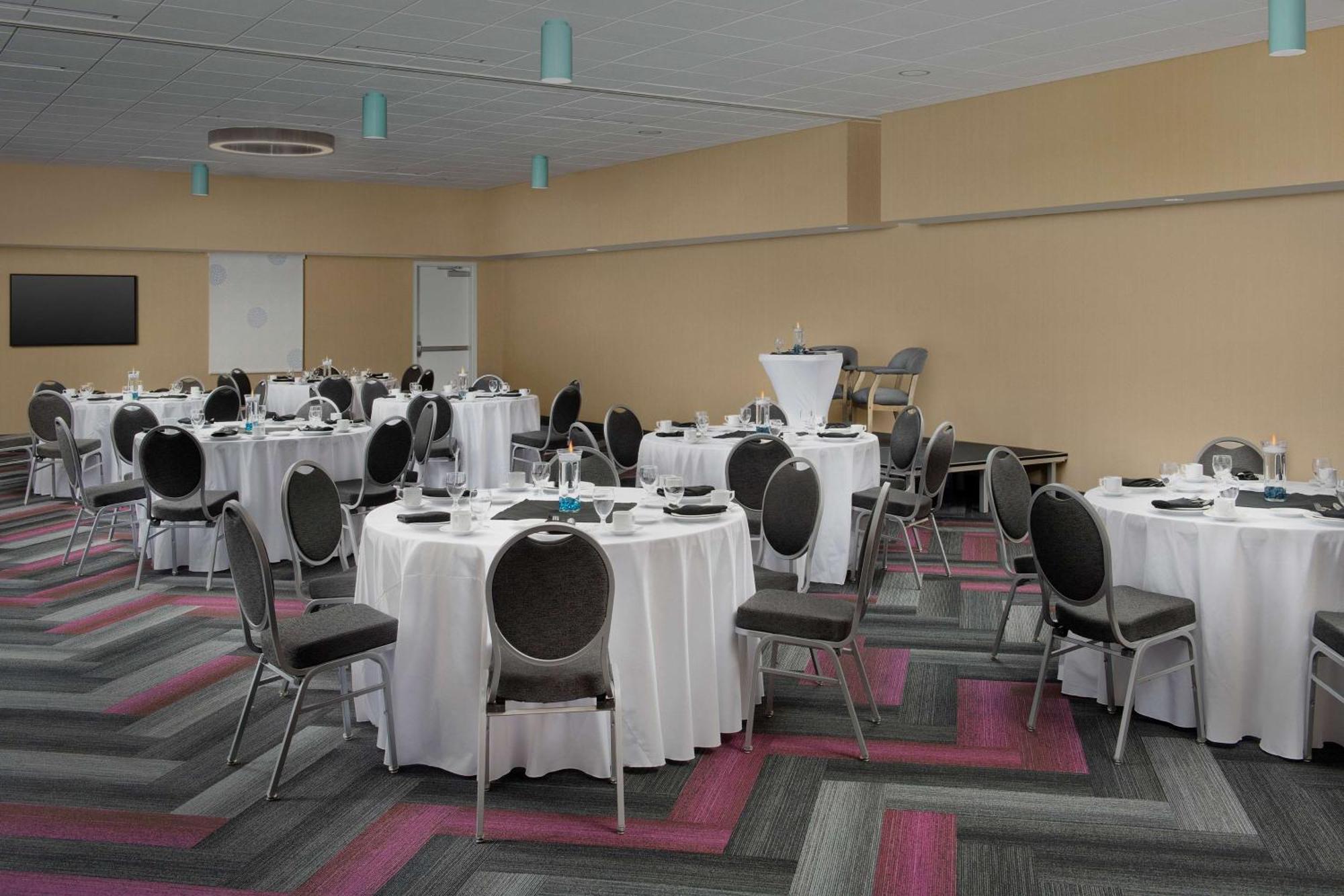 Tru By Hilton Orlando Convention Center Hotel Williamsburg ภายนอก รูปภาพ